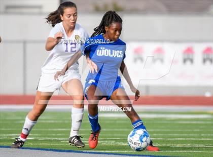 Thumbnail 2 in Queen Creek vs Chandler (Coyote Classic Tournament) photogallery.