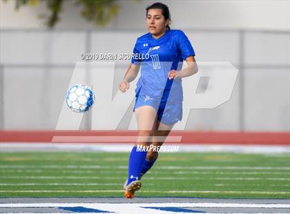 Thumbnail 2 in Queen Creek vs Chandler (Coyote Classic Tournament) photogallery.