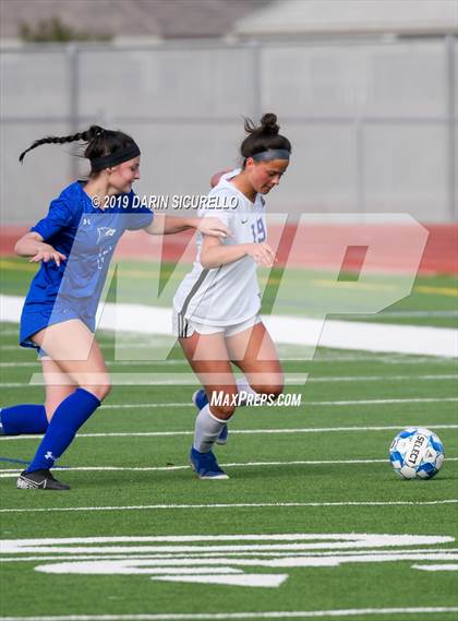 Thumbnail 3 in Queen Creek vs Chandler (Coyote Classic Tournament) photogallery.