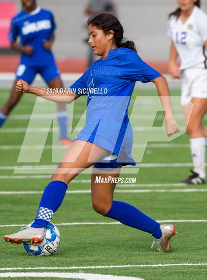 Thumbnail 3 in Queen Creek vs Chandler (Coyote Classic Tournament) photogallery.