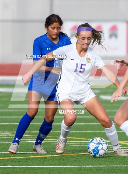 Thumbnail 2 in Queen Creek vs Chandler (Coyote Classic Tournament) photogallery.