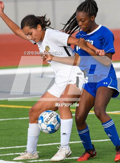 Thumbnail 1 in Queen Creek vs Chandler (Coyote Classic Tournament) photogallery.