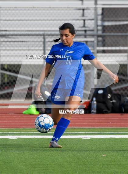 Thumbnail 2 in Queen Creek vs Chandler (Coyote Classic Tournament) photogallery.