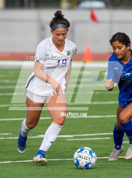 Thumbnail 1 in Queen Creek vs Chandler (Coyote Classic Tournament) photogallery.