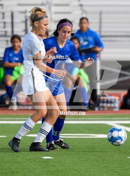 Thumbnail 3 in Queen Creek vs Chandler (Coyote Classic Tournament) photogallery.