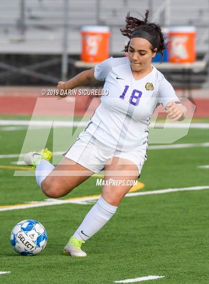 Thumbnail 2 in Queen Creek vs Chandler (Coyote Classic Tournament) photogallery.