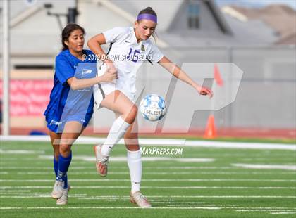 Thumbnail 2 in Queen Creek vs Chandler (Coyote Classic Tournament) photogallery.