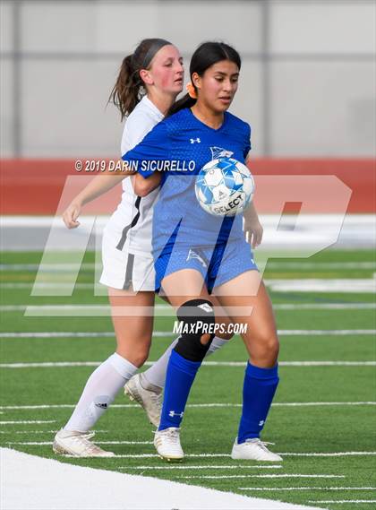 Thumbnail 2 in Queen Creek vs Chandler (Coyote Classic Tournament) photogallery.