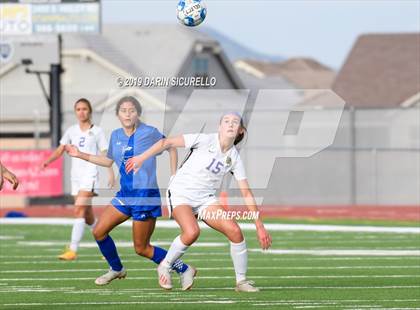 Thumbnail 3 in Queen Creek vs Chandler (Coyote Classic Tournament) photogallery.