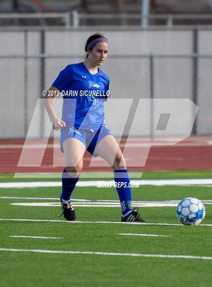 Thumbnail 2 in Queen Creek vs Chandler (Coyote Classic Tournament) photogallery.