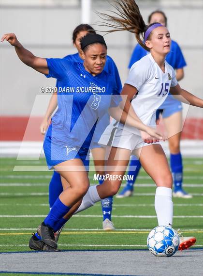 Thumbnail 3 in Queen Creek vs Chandler (Coyote Classic Tournament) photogallery.