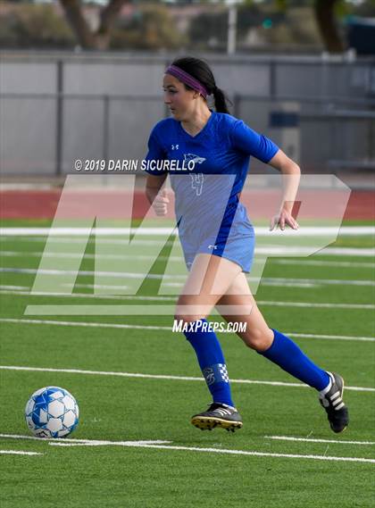 Thumbnail 2 in Queen Creek vs Chandler (Coyote Classic Tournament) photogallery.
