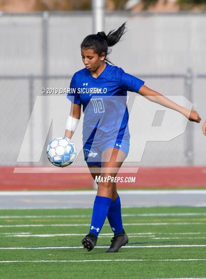 Thumbnail 2 in Queen Creek vs Chandler (Coyote Classic Tournament) photogallery.