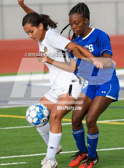 Thumbnail 3 in Queen Creek vs Chandler (Coyote Classic Tournament) photogallery.