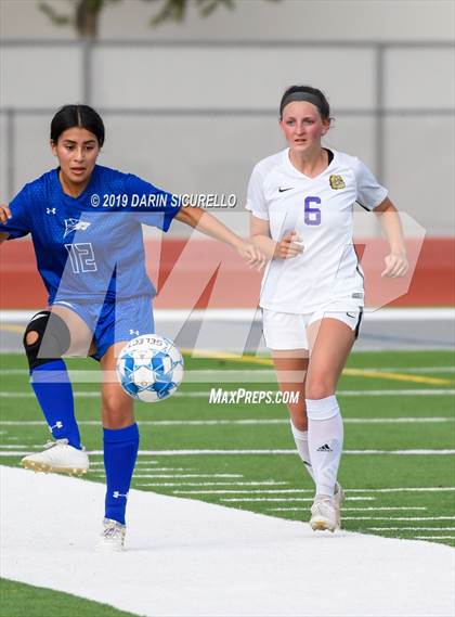 Thumbnail 3 in Queen Creek vs Chandler (Coyote Classic Tournament) photogallery.