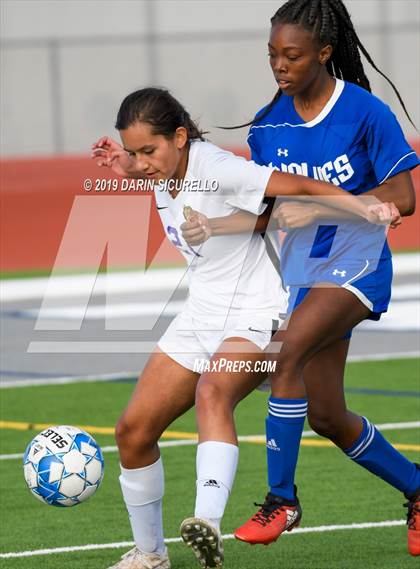 Thumbnail 2 in Queen Creek vs Chandler (Coyote Classic Tournament) photogallery.