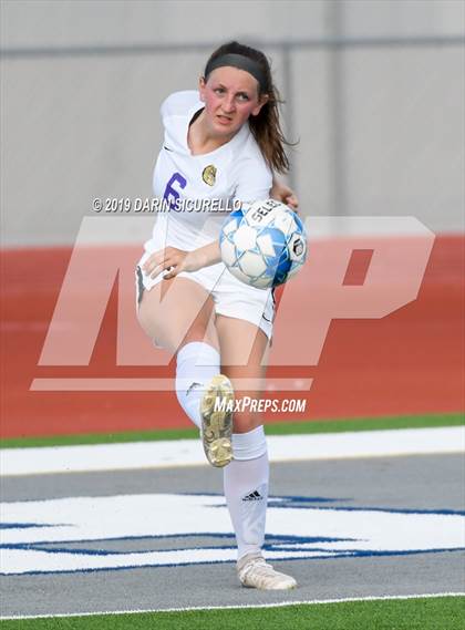 Thumbnail 3 in Queen Creek vs Chandler (Coyote Classic Tournament) photogallery.