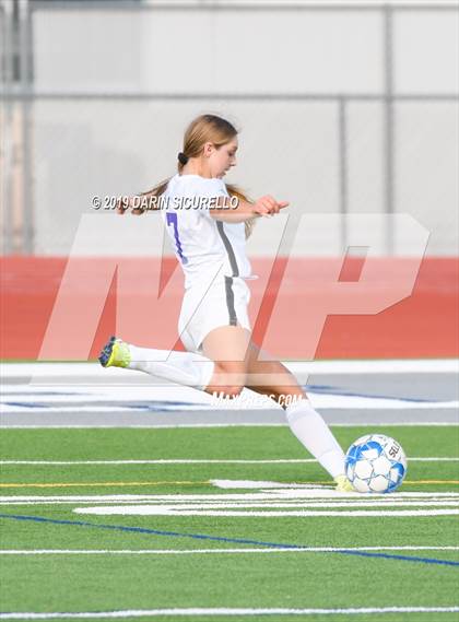 Thumbnail 2 in Queen Creek vs Chandler (Coyote Classic Tournament) photogallery.