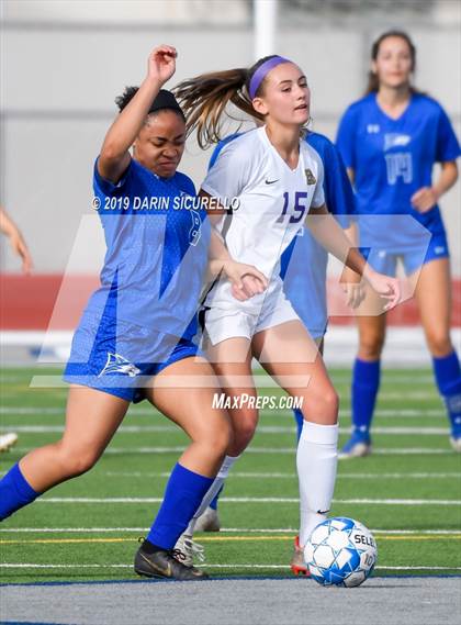 Thumbnail 2 in Queen Creek vs Chandler (Coyote Classic Tournament) photogallery.
