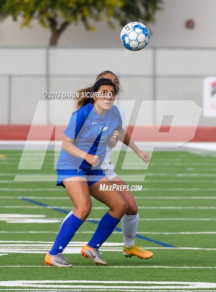 Thumbnail 2 in Queen Creek vs Chandler (Coyote Classic Tournament) photogallery.