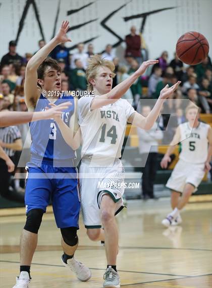 Thumbnail 3 in Fruita Monument vs. Mountain Vista (CHSAA 5A Sweet 16) photogallery.