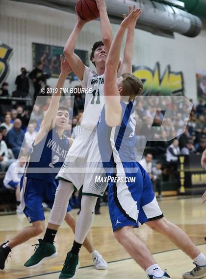 Thumbnail 2 in Fruita Monument vs. Mountain Vista (CHSAA 5A Sweet 16) photogallery.