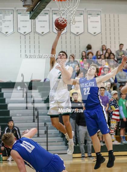 Thumbnail 2 in Fruita Monument vs. Mountain Vista (CHSAA 5A Sweet 16) photogallery.