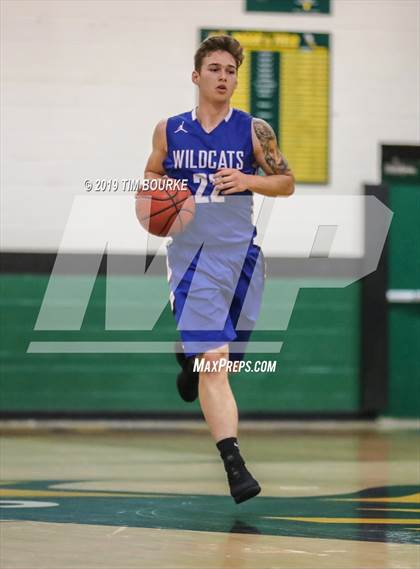 Thumbnail 3 in Fruita Monument vs. Mountain Vista (CHSAA 5A Sweet 16) photogallery.