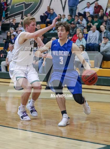 Thumbnail 1 in Fruita Monument vs. Mountain Vista (CHSAA 5A Sweet 16) photogallery.