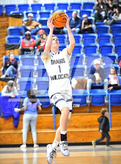 Thumbnail 3 in Haileyville @ Braggs photogallery.