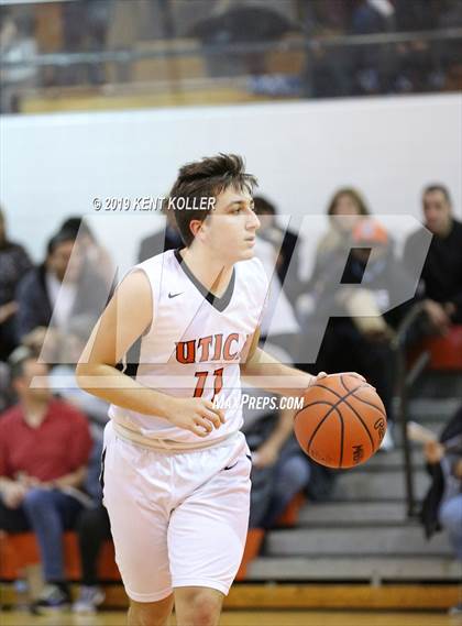 Thumbnail 1 in Utica Ford @ Utica photogallery.