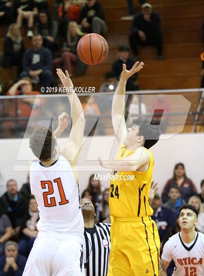 Thumbnail 2 in Utica Ford @ Utica photogallery.
