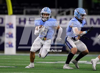 Thumbnail 2 in China Spring vs. Gilmer (UIL Football 4A D2 Finals) photogallery.
