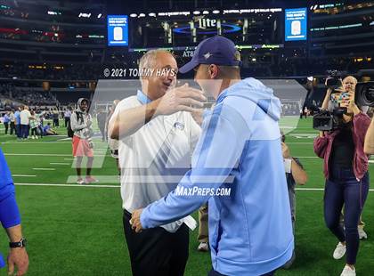 Thumbnail 2 in China Spring vs. Gilmer (UIL Football 4A D2 Finals) photogallery.