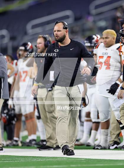 Thumbnail 2 in China Spring vs. Gilmer (UIL Football 4A D2 Finals) photogallery.
