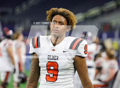 Thumbnail 2 in China Spring vs. Gilmer (UIL Football 4A D2 Finals) photogallery.