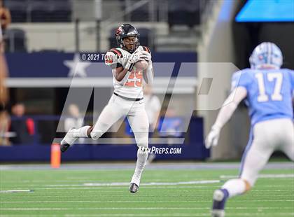 Thumbnail 1 in China Spring vs. Gilmer (UIL Football 4A D2 Finals) photogallery.