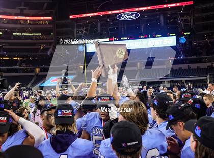 Thumbnail 2 in China Spring vs. Gilmer (UIL Football 4A D2 Finals) photogallery.