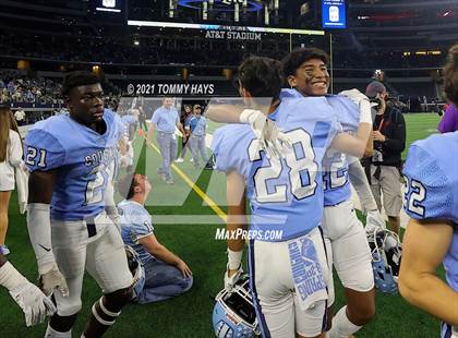 Thumbnail 2 in China Spring vs. Gilmer (UIL Football 4A D2 Finals) photogallery.