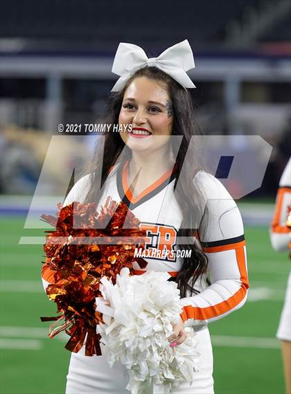 Thumbnail 1 in China Spring vs. Gilmer (UIL Football 4A D2 Finals) photogallery.