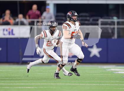 Thumbnail 3 in China Spring vs. Gilmer (UIL Football 4A D2 Finals) photogallery.
