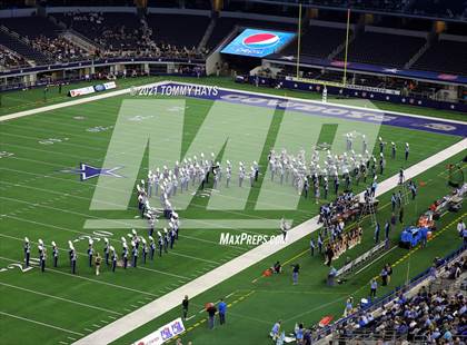 Thumbnail 2 in China Spring vs. Gilmer (UIL Football 4A D2 Finals) photogallery.