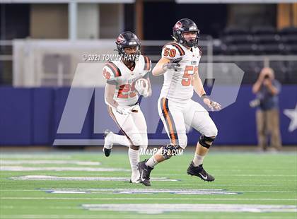 Thumbnail 1 in China Spring vs. Gilmer (UIL Football 4A D2 Finals) photogallery.
