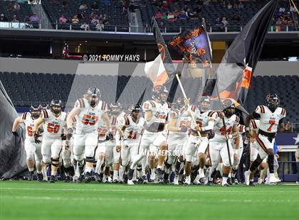 Thumbnail 2 in China Spring vs. Gilmer (UIL Football 4A D2 Finals) photogallery.