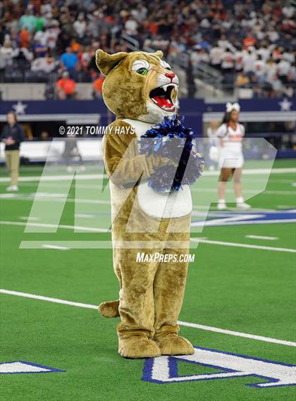 Thumbnail 2 in China Spring vs. Gilmer (UIL Football 4A D2 Finals) photogallery.