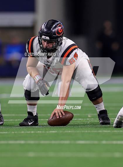 Thumbnail 1 in China Spring vs. Gilmer (UIL Football 4A D2 Finals) photogallery.