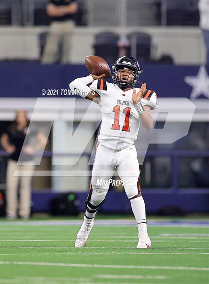 Thumbnail 2 in China Spring vs. Gilmer (UIL Football 4A D2 Finals) photogallery.