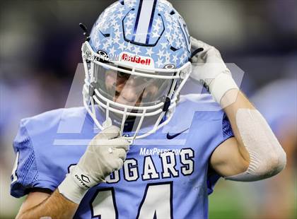 Thumbnail 1 in China Spring vs. Gilmer (UIL Football 4A D2 Finals) photogallery.