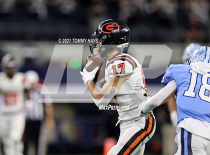 Thumbnail 1 in China Spring vs. Gilmer (UIL Football 4A D2 Finals) photogallery.