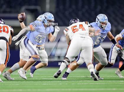 Thumbnail 2 in China Spring vs. Gilmer (UIL Football 4A D2 Finals) photogallery.